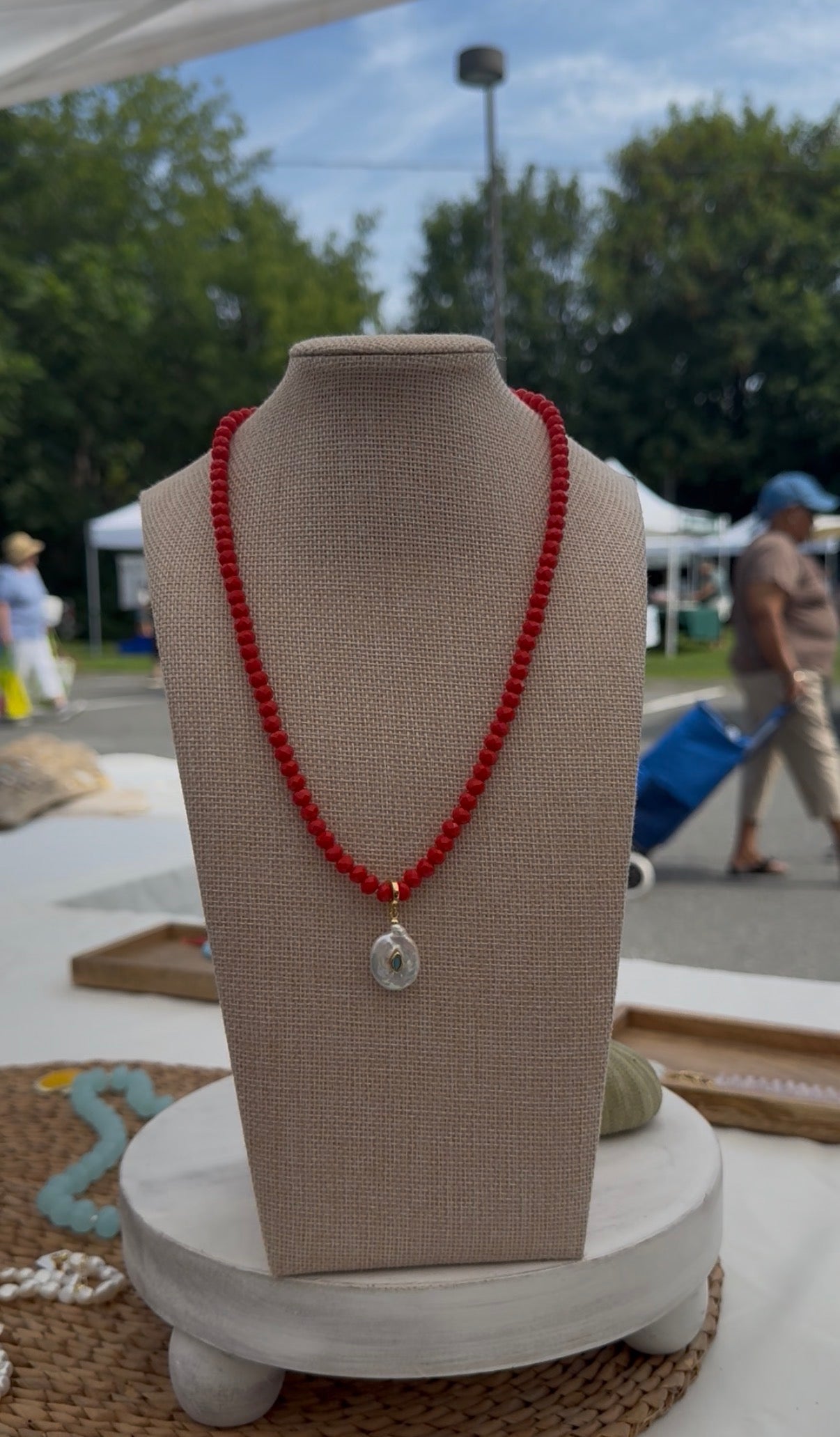 the scarlet necklace