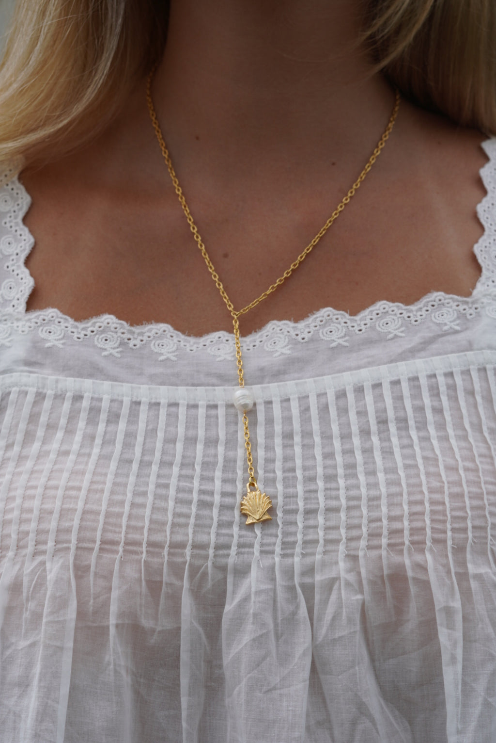 the isla shell lariat