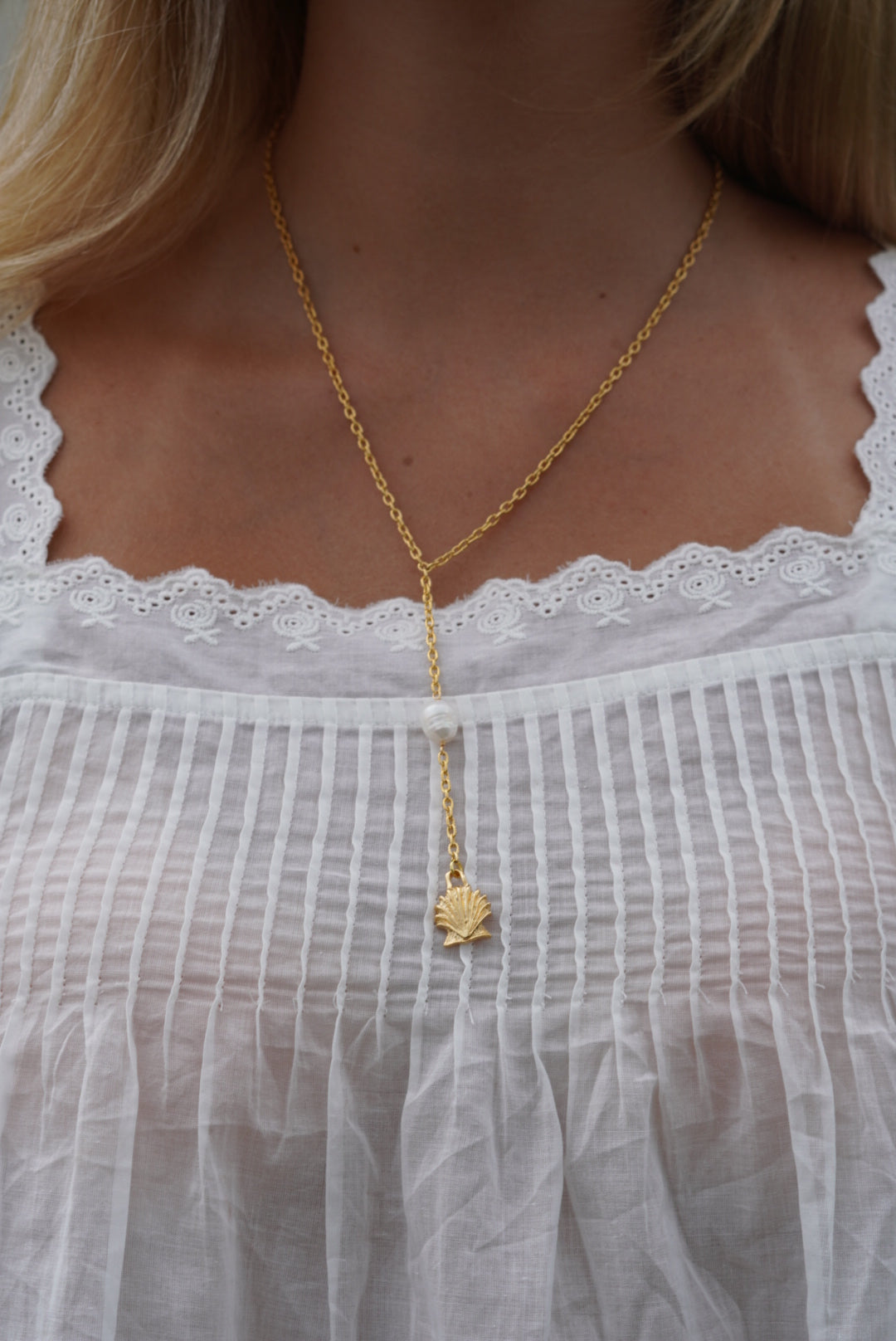 the isla shell lariat