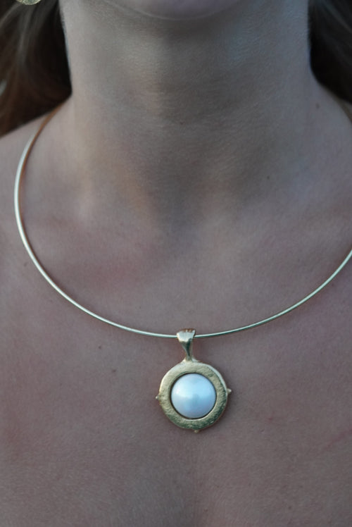 mother of pearl collar necklace